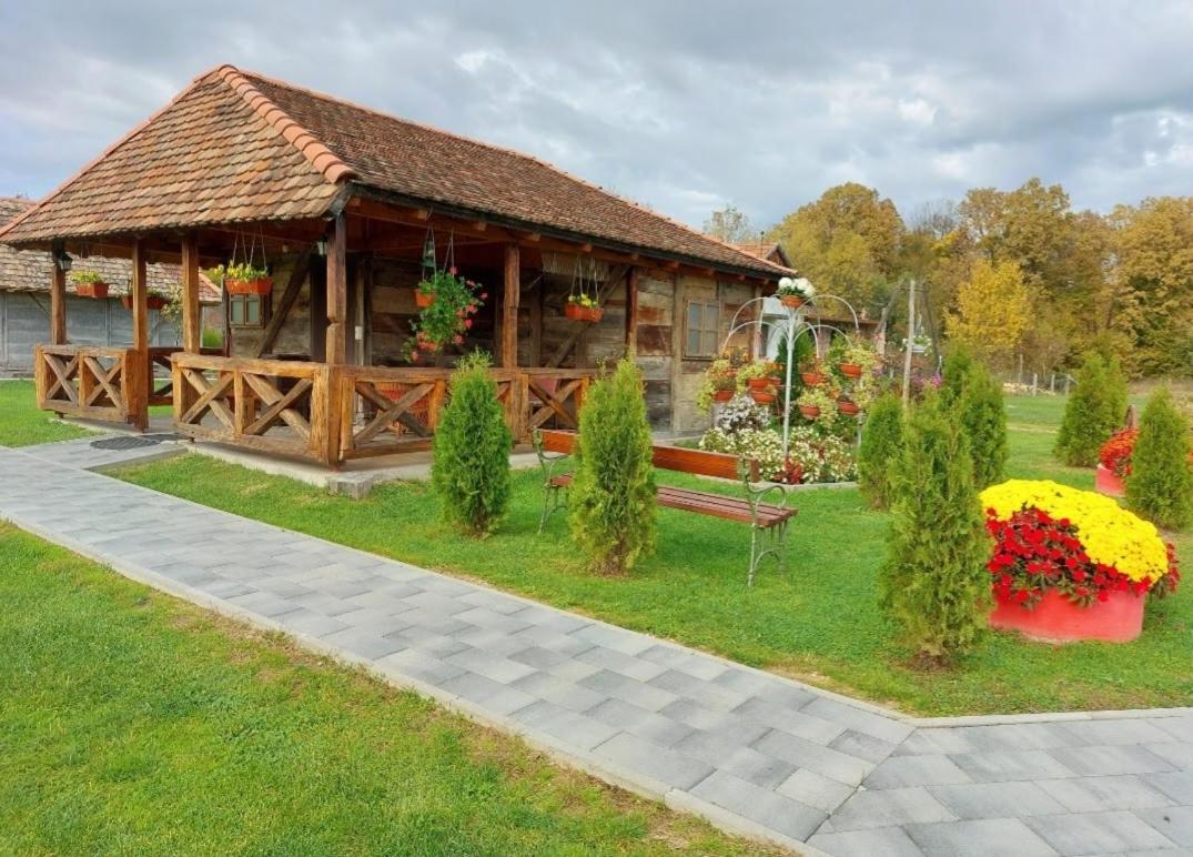 Hotel Etno Selo Eden Zeravacki Potok Exterior foto