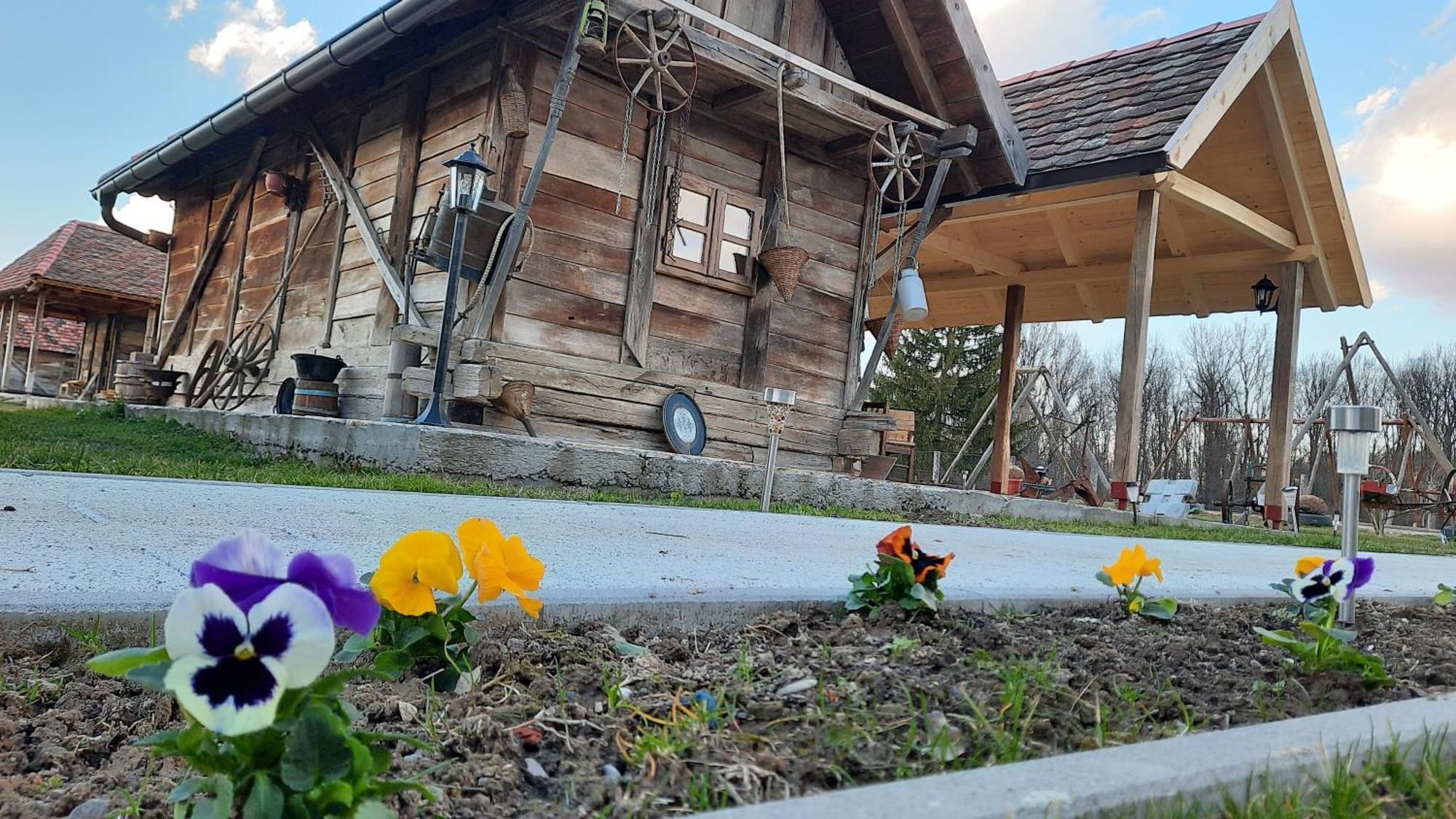 Hotel Etno Selo Eden Zeravacki Potok Zimmer foto