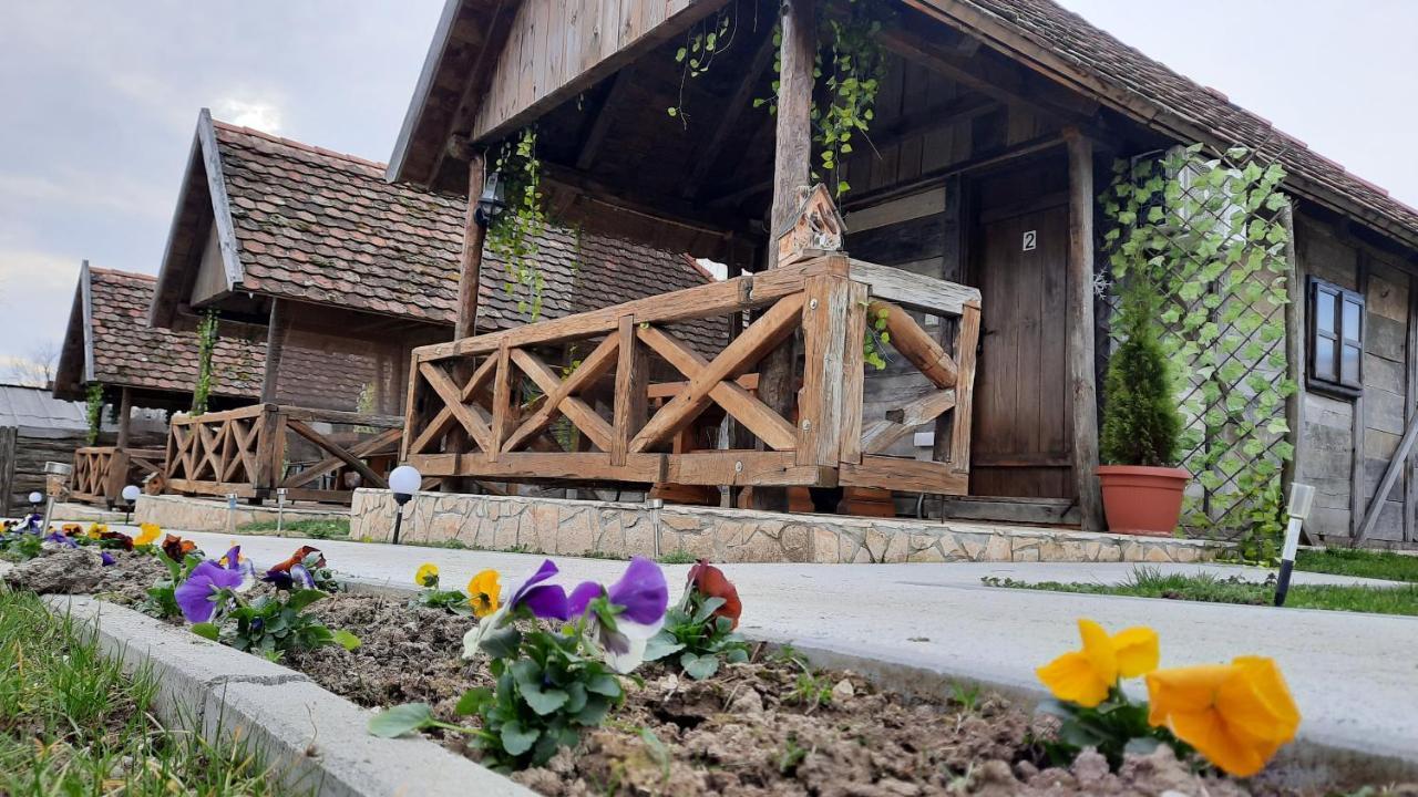 Hotel Etno Selo Eden Zeravacki Potok Exterior foto